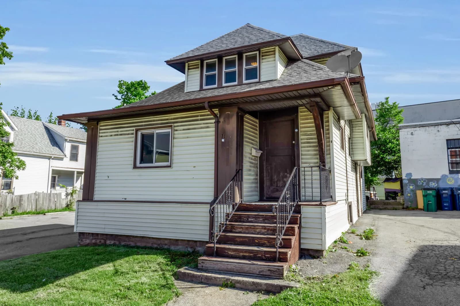 11 Merrimac St — property photo