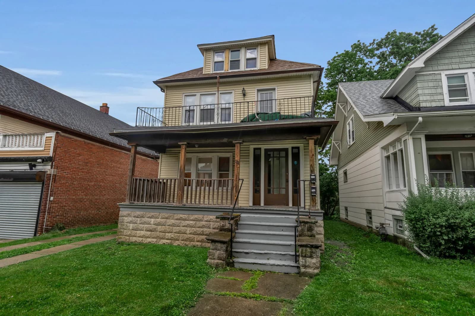 111 Englewood Ave — property photo