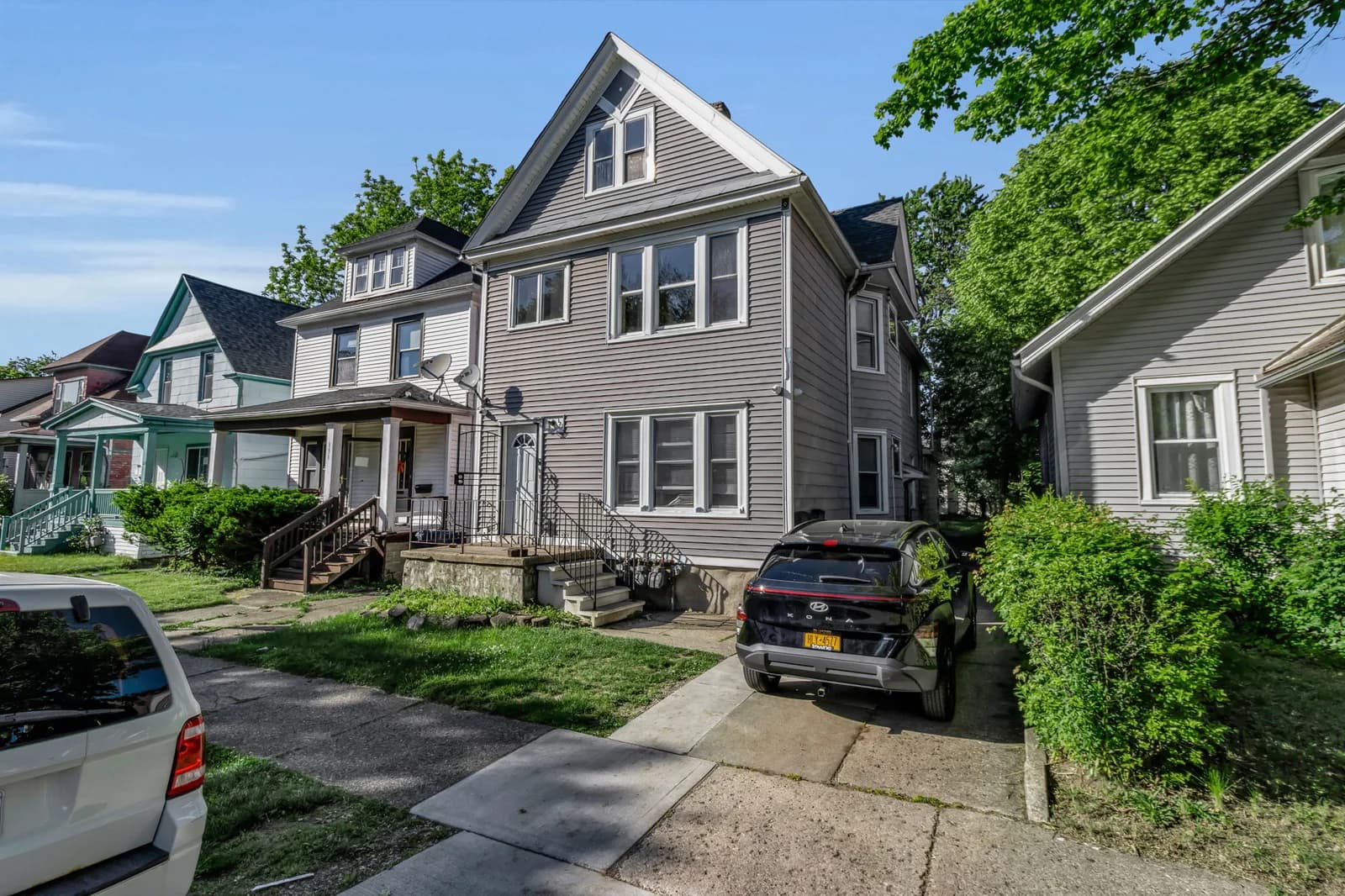 127 Heath St — property photo