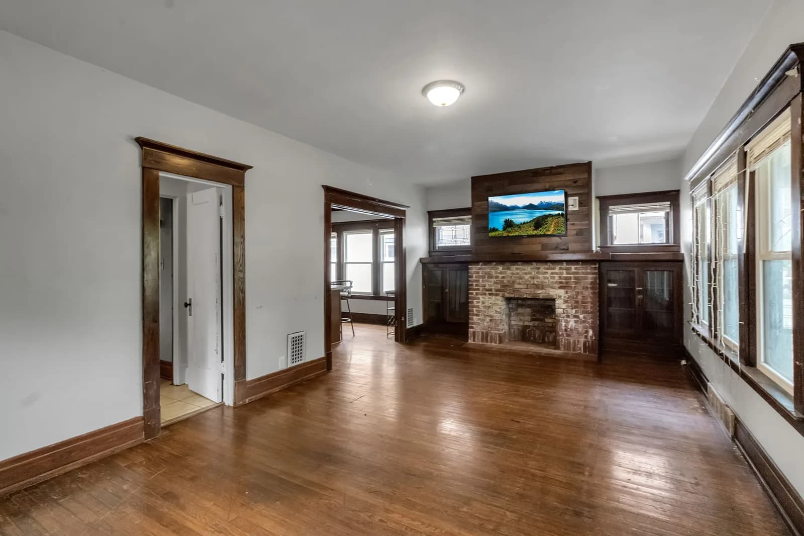 171 Winspear Ave — property photo