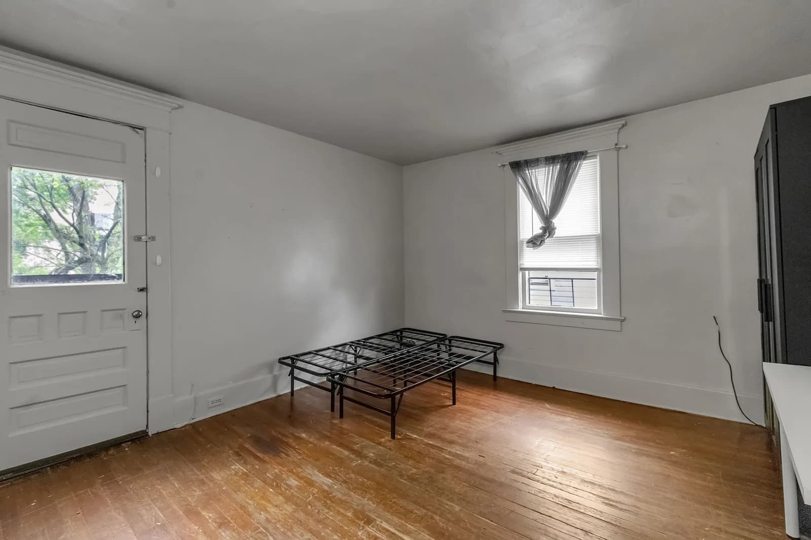 176 Winspear Ave — property photo