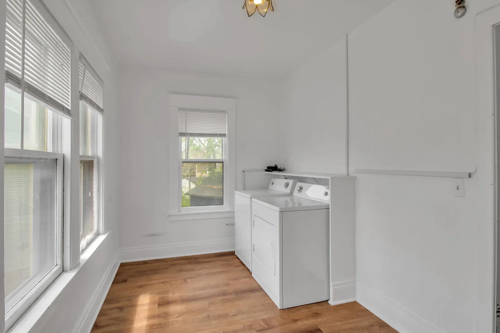3142 Main St — property photo