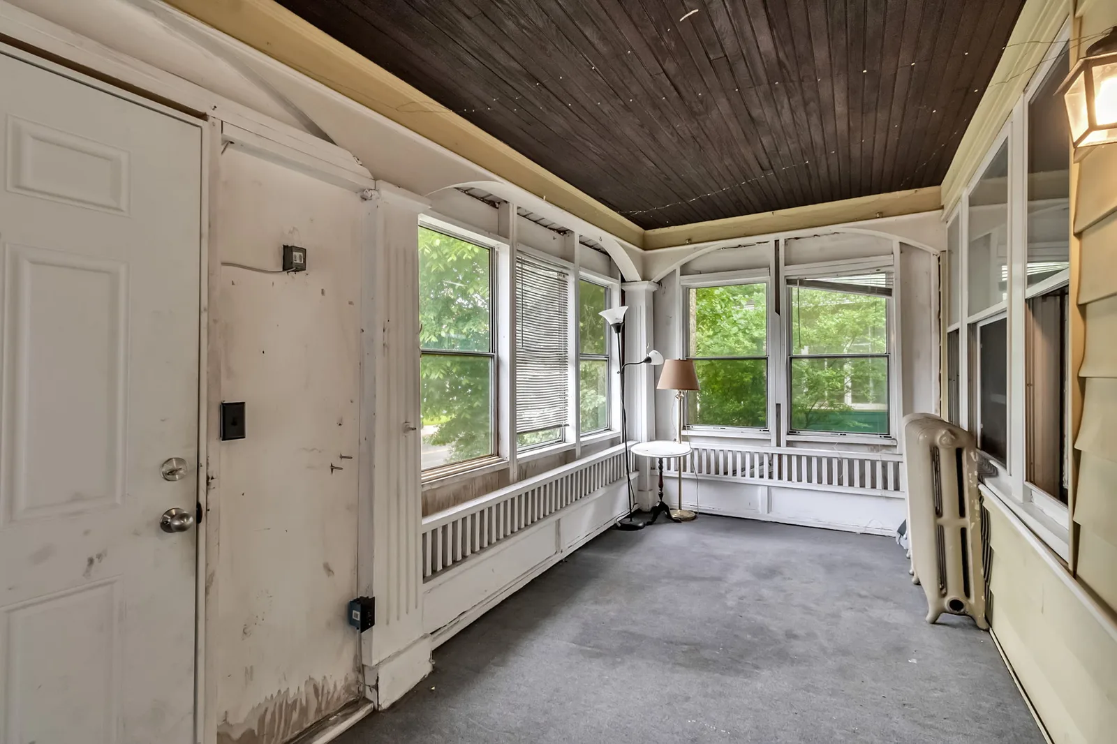 38 Winspear Ave — property photo